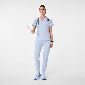 Figs Chambray/Icy LightBlue Scrub Set -Zamora Joggers/Catarina Top